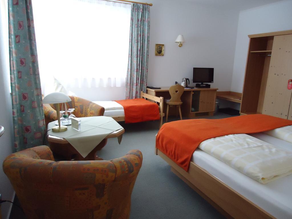 Berghotel Schiller Schonach im Schwarzwald Phòng bức ảnh
